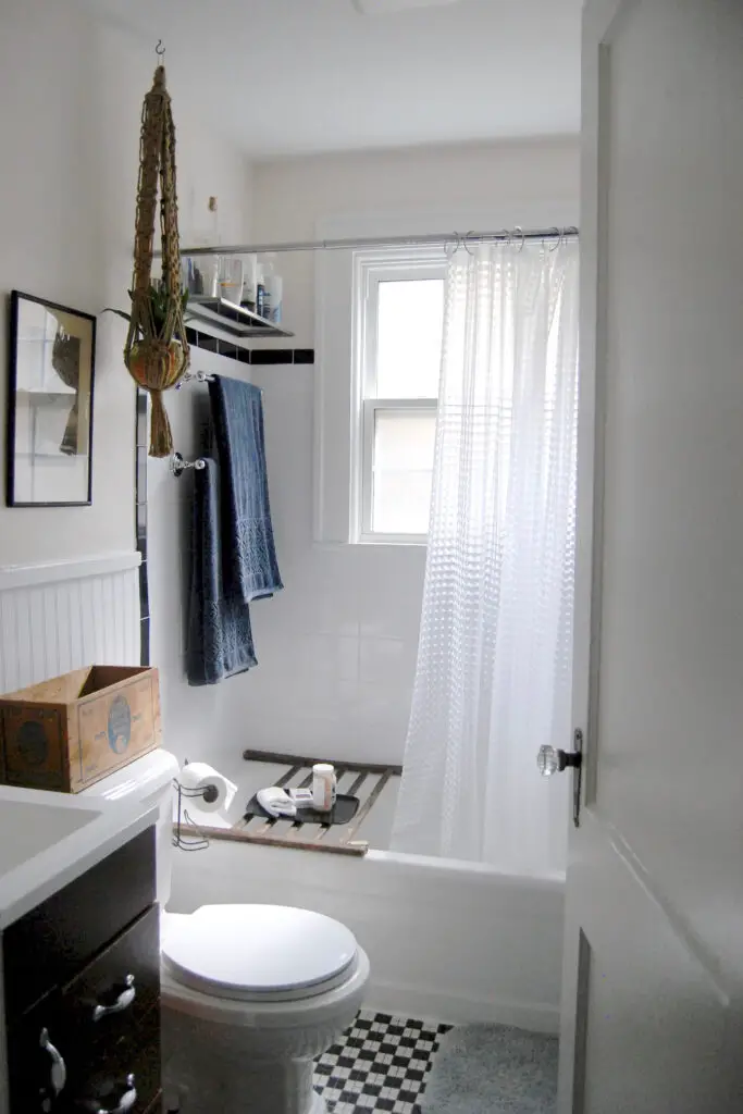 How To Hang Bath Towels In A Small Bathroom