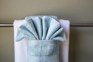 How To Roll Bath Towels For Display