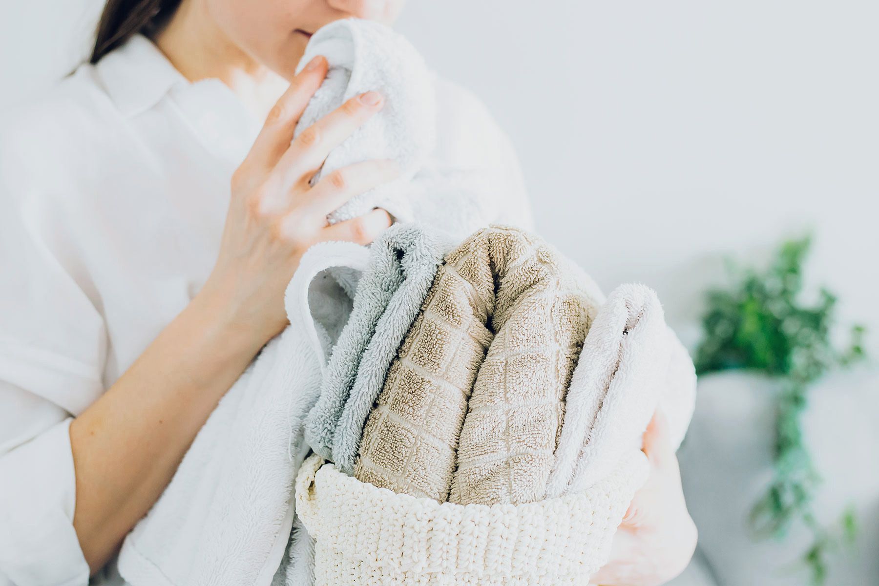 how-to-freshen-smelly-bath-towels