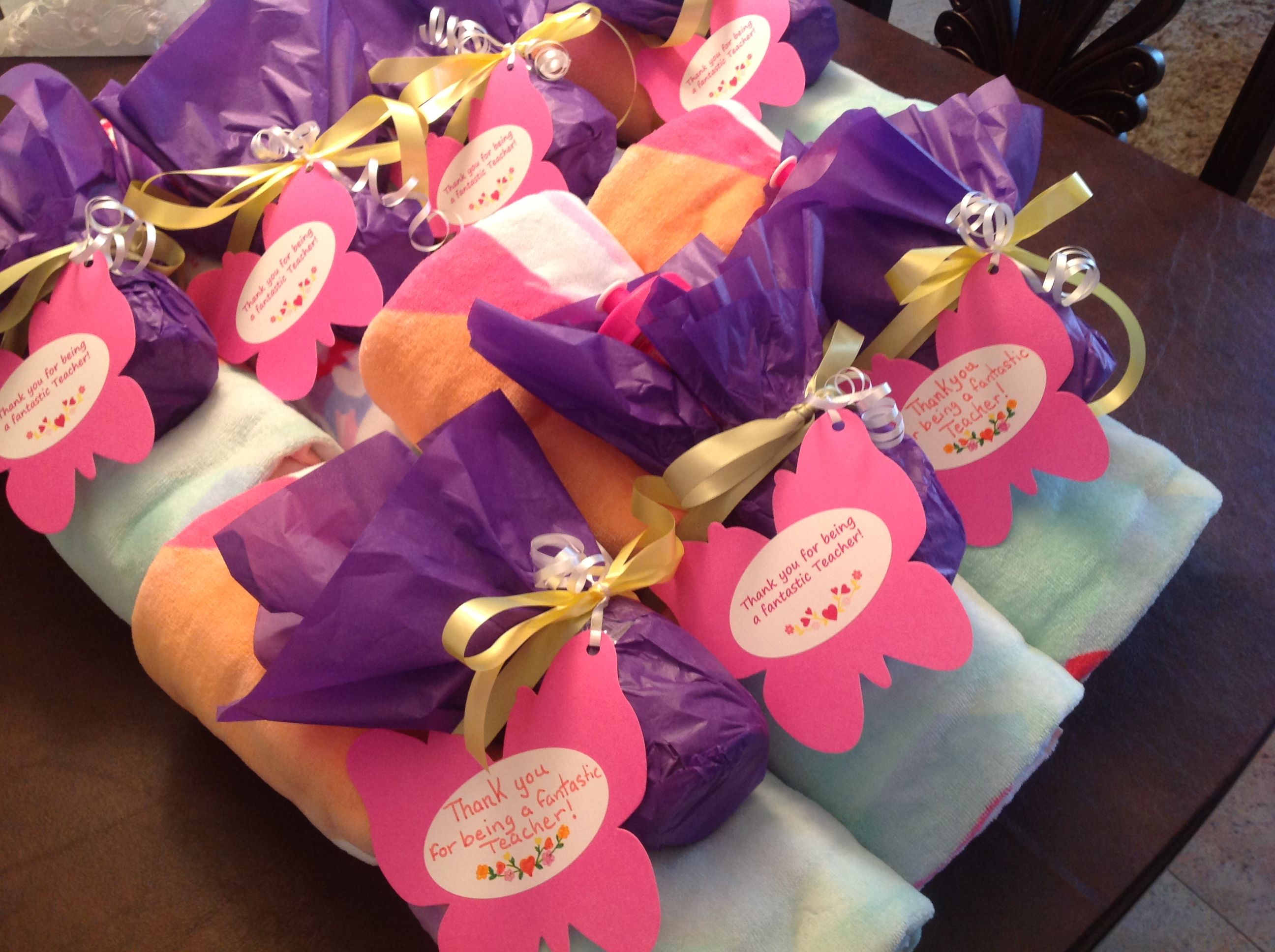 Beach Towel Gift Wrapping Ideas 1605