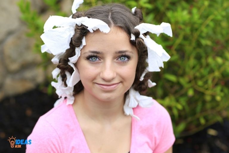 how to curl hair with paper towels