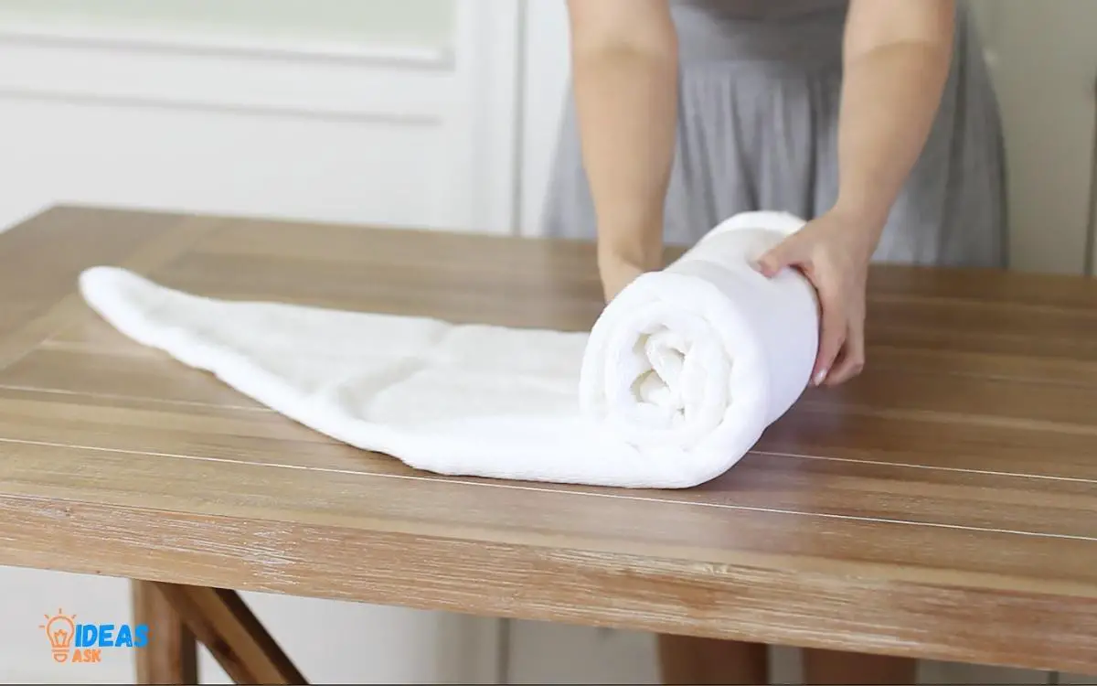 How to Fold Hand Towels to Save Space